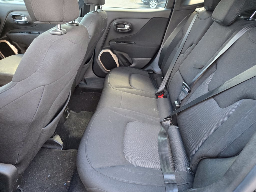 Used 2016 Jeep Renegade Latitude AWD/4WD image 11