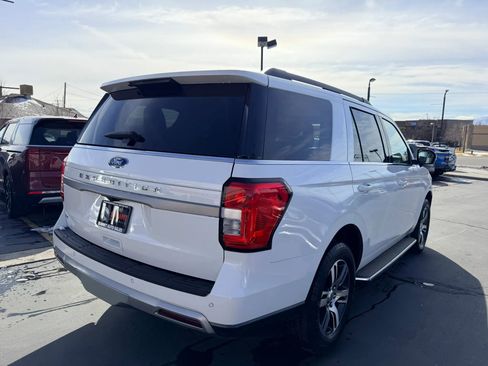 Used 2023 Ford Expedition XLT image 4