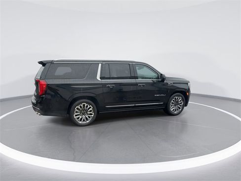 Used 2023 GMC Yukon XL Denali Ultimate image 7