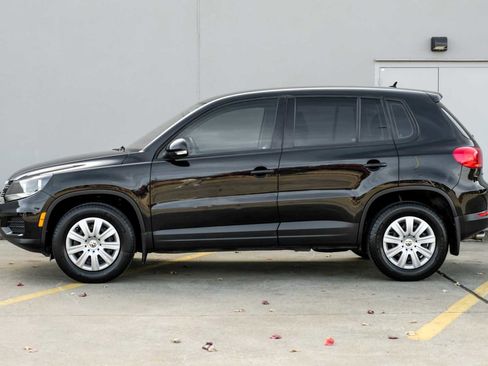 Used 2017 Volkswagen Tiguan S image 11
