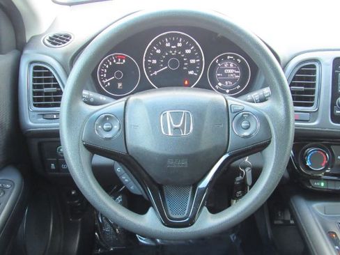 Used 2018 Honda HR-V LX image 28