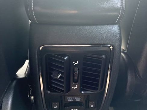 Used 2016 Jeep Grand Cherokee Limited AWD/4WD image 26