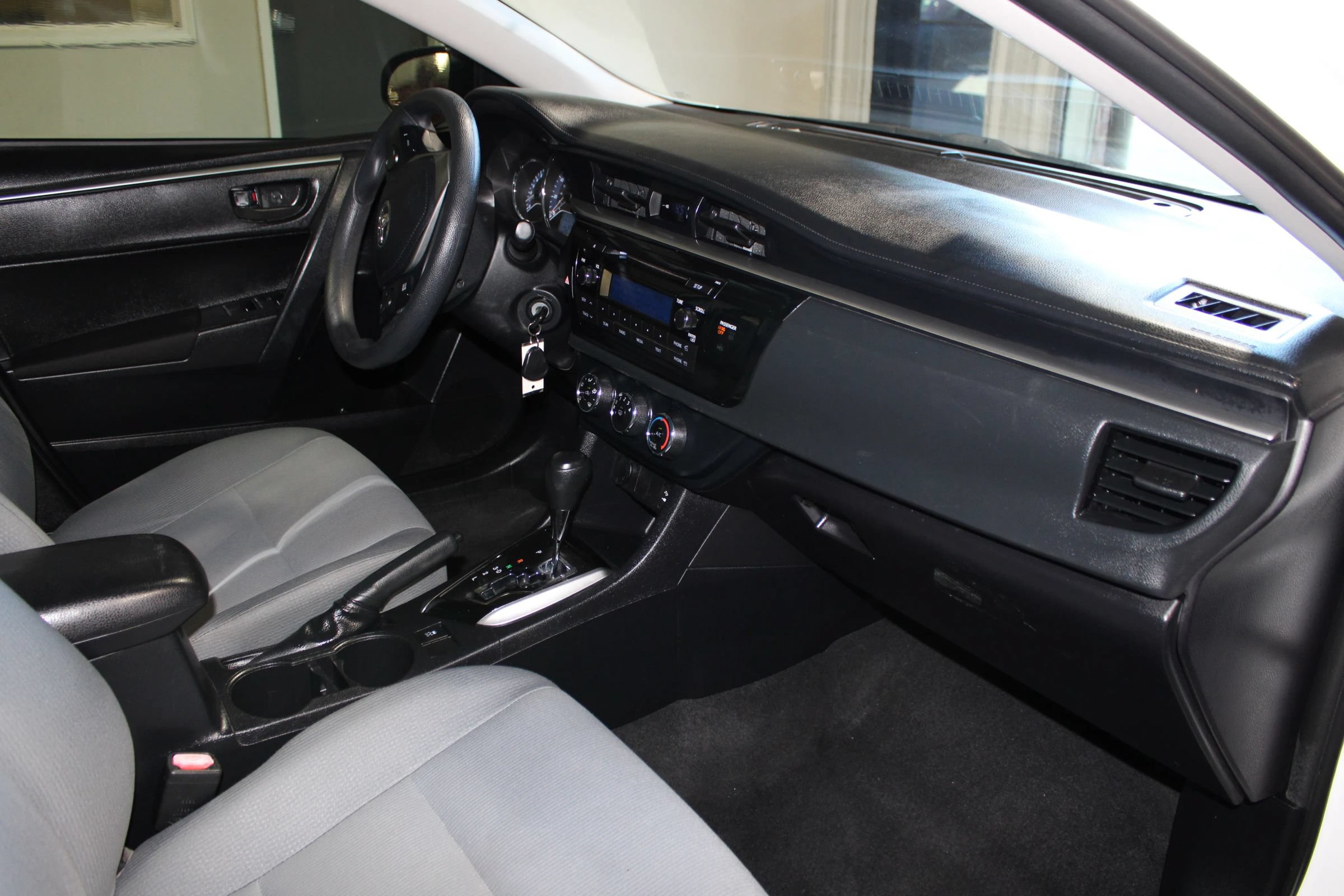 Used 2014 Toyota Corolla L FWD image 23