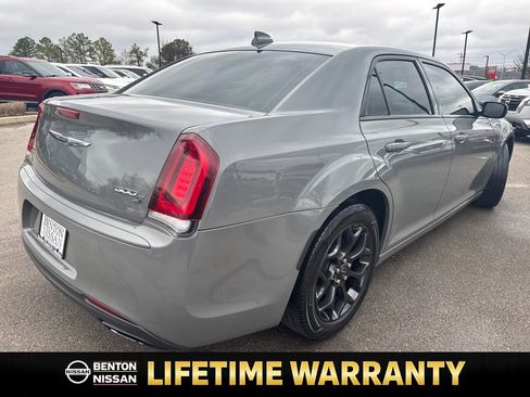 Used 2019 Chrysler 300 S image 8