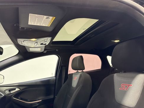 Used 2016 Ford Focus ST FWD image 31