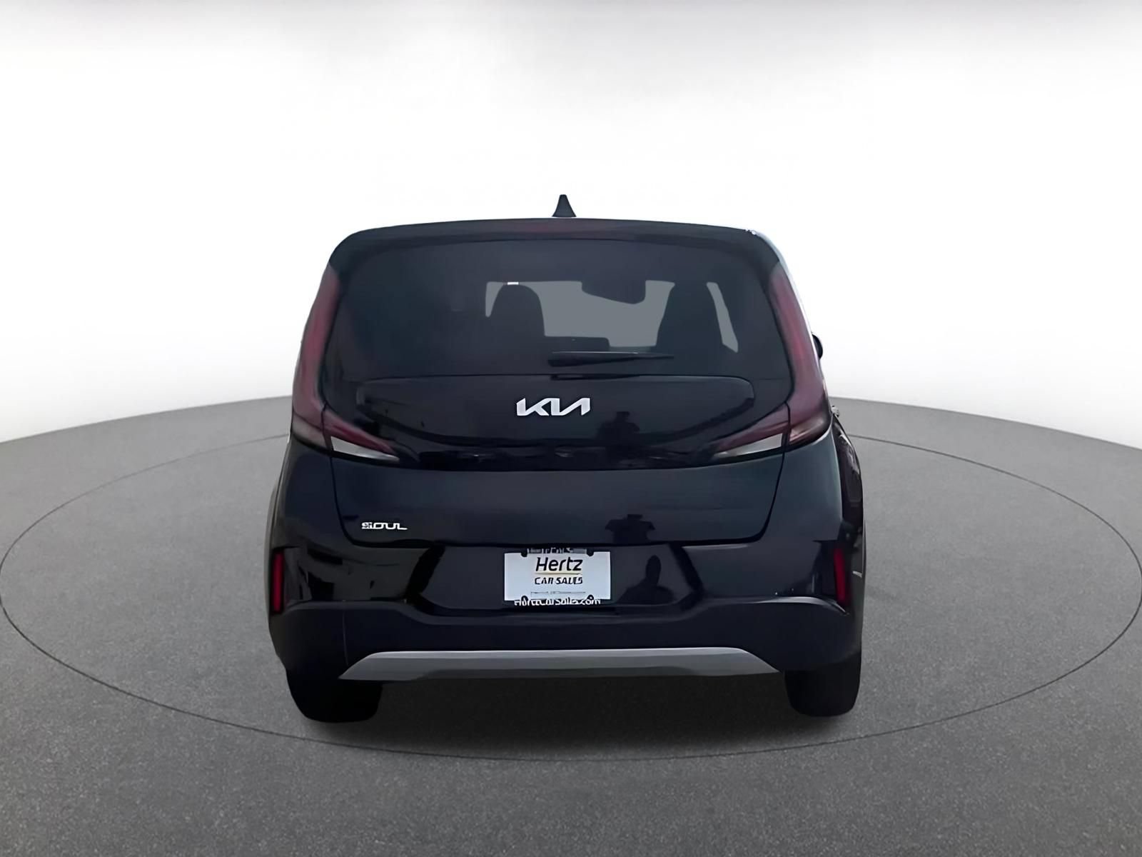 Used 2025 Kia Soul LX w/ LX Technology Package FWD image 12