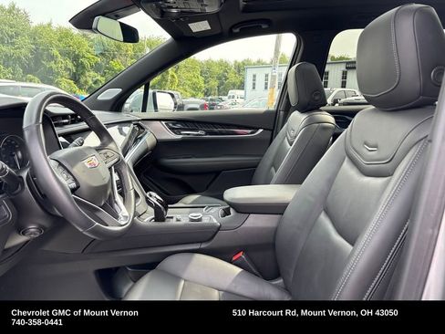 Used 2025 Cadillac XT6 Premium Luxury image 8