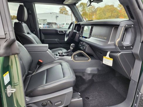 New 2025 Ford Bronco Badlands image 11