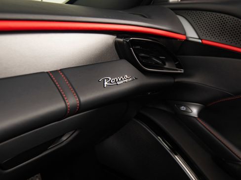 Certified 2025 Ferrari Roma Spider RWD image 25