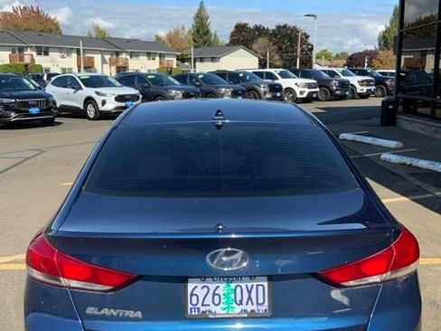 Used 2018 Hyundai Elantra Value Edition w/ Cargo Package FWD image 6