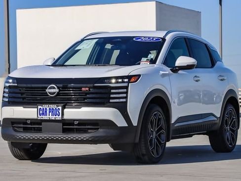 Used 2025 Nissan Kicks SR image 5