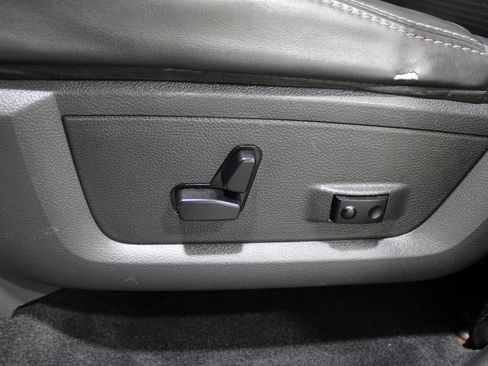 Used 2010 Dodge Ram 1500 Truck Sport image 4