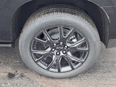 New 2026 Chevrolet Suburban High Country image 30