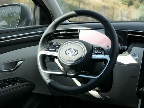 New 2024 Hyundai Tucson Limited image 26