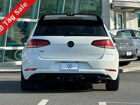 Used 2017 Volkswagen e-Golf SEL Premium image 5