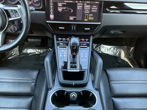 Used 2020 Porsche Cayenne E-Hybrid image 11
