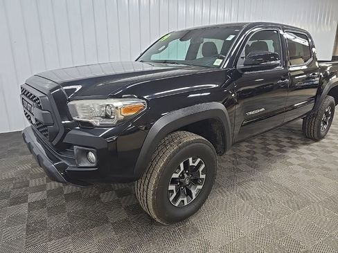 Used 2019 Toyota Tacoma TRD Off-Road image 8