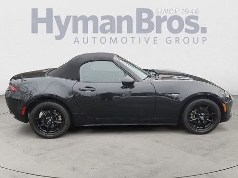 Used 2021 MAZDA MX-5 Miata Sport image 2
