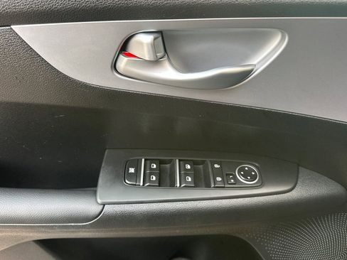 Used 2024 Kia Forte LXS image 10