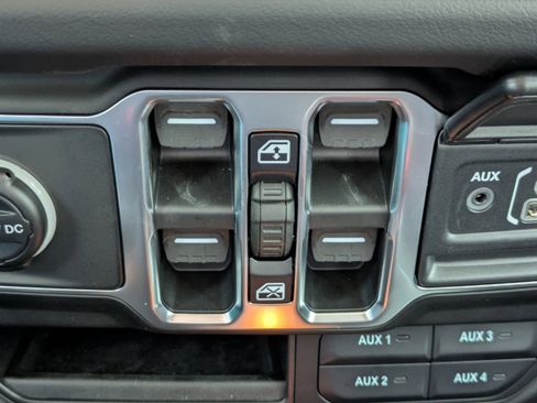 New 2026 Jeep Gladiator Sport AWD/4WD image 26