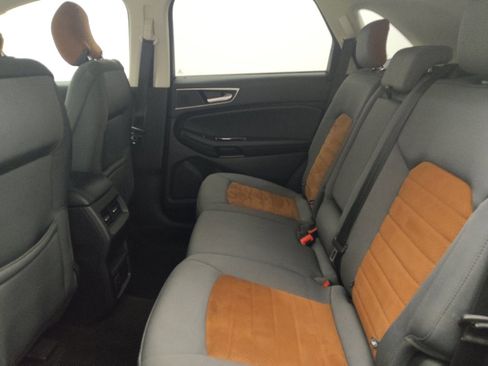 Used 2018 Ford Edge SEL w/ Equipment Group 201A FWD image 18