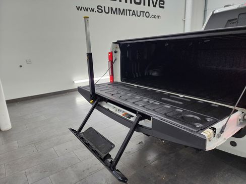 Used 2021 Ford F350 Lariat image 29