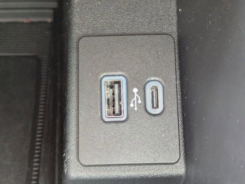 Used 2022 Ford Edge Titanium w/ Equipment Group 301A image 22