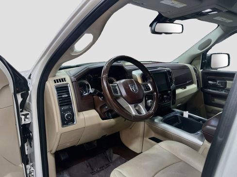 Used 2017 RAM 1500 Laramie w/ Convenience Group AWD/4WD image 9
