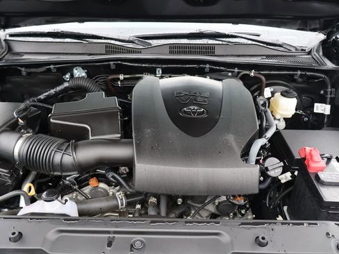 Used 2023 Toyota Tacoma TRD Sport w/ Black Out Package (TMS) image 16