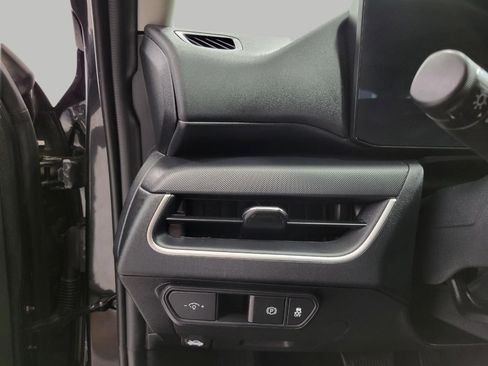 Used 2025 Kia K4 FWD image 11