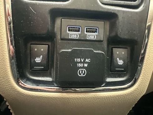 Used 2019 Jeep Grand Cherokee Limited w/ Luxury Group II image 19