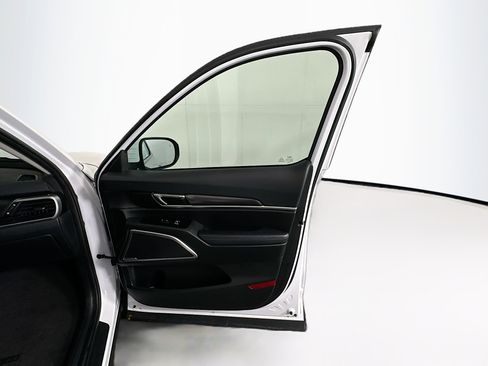 Used 2025 Kia Telluride S image 34