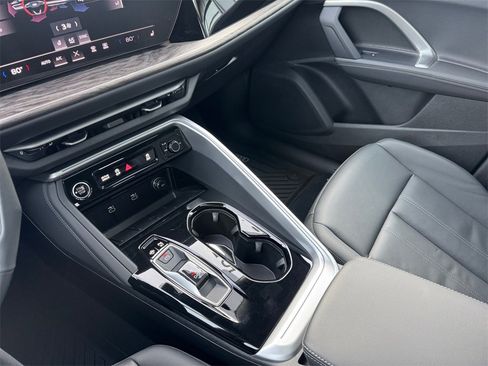 Used 2025 Audi Q5 Premium w/ Convenience Package image 17