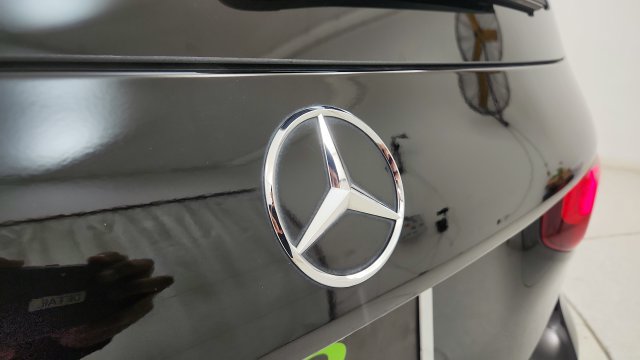 Used 2023 Mercedes-Benz GLB 250 w/ AMG Line image 34