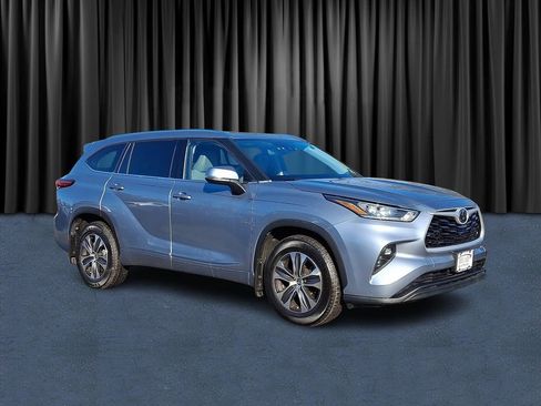 Used 2020 Toyota Highlander XLE image 1