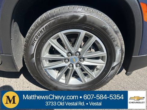Used 2023 Chevrolet Traverse LT image 4