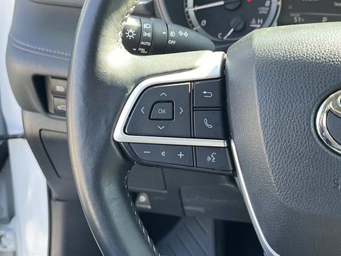 Used 2023 Toyota Highlander LE image 31
