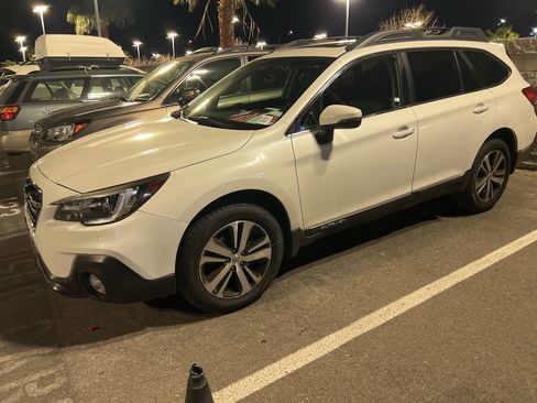 Used 2018 Subaru Outback 2.5i Limited image 4