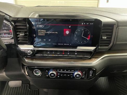 Used 2024 GMC Sierra 1500 Elevation AWD/4WD image 16