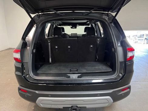 Used 2025 Honda Pilot TrailSport image 16
