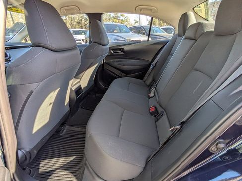 Used 2022 Toyota Corolla LE image 12
