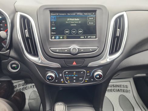 Used 2019 Chevrolet Equinox LT image 14