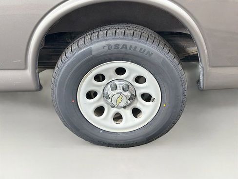 Used 2011 Chevrolet Express 1500 LT w/ LT Preferred Equipment Group image 29