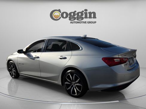 Used 2017 Chevrolet Malibu LT w/ Leather Package image 3