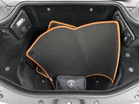 Used 2024 Lamborghini Revuelto image 43