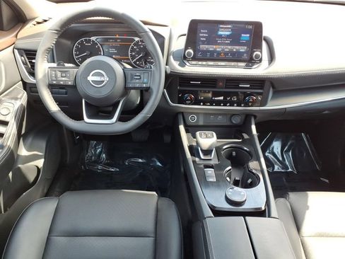 Certified 2023 Nissan Rogue SV w/ SV Premium B Package AWD/4WD image 15
