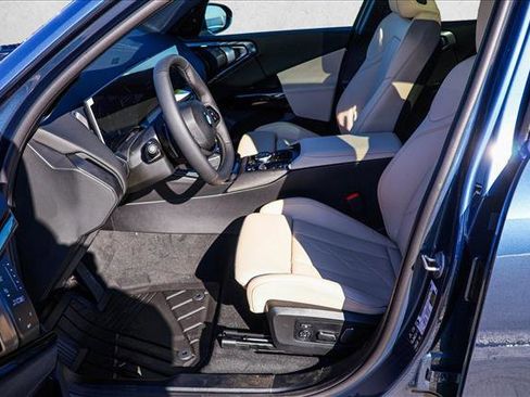 New 2026 BMW X3 xDrive30 w/ Premium Package image 12