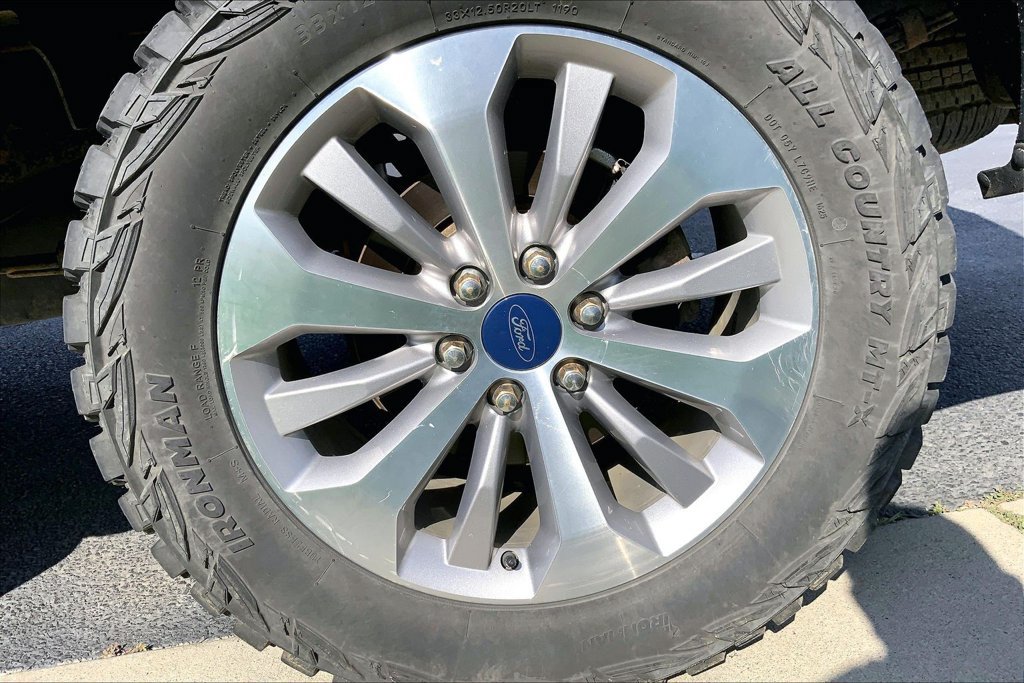 Used 2017 Ford F150 XL w/ Equipment Group 101A Mid AWD/4WD image 3