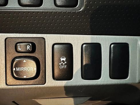 Used 2013 Toyota Tacoma PreRunner w/ Convenience Pkg image 27