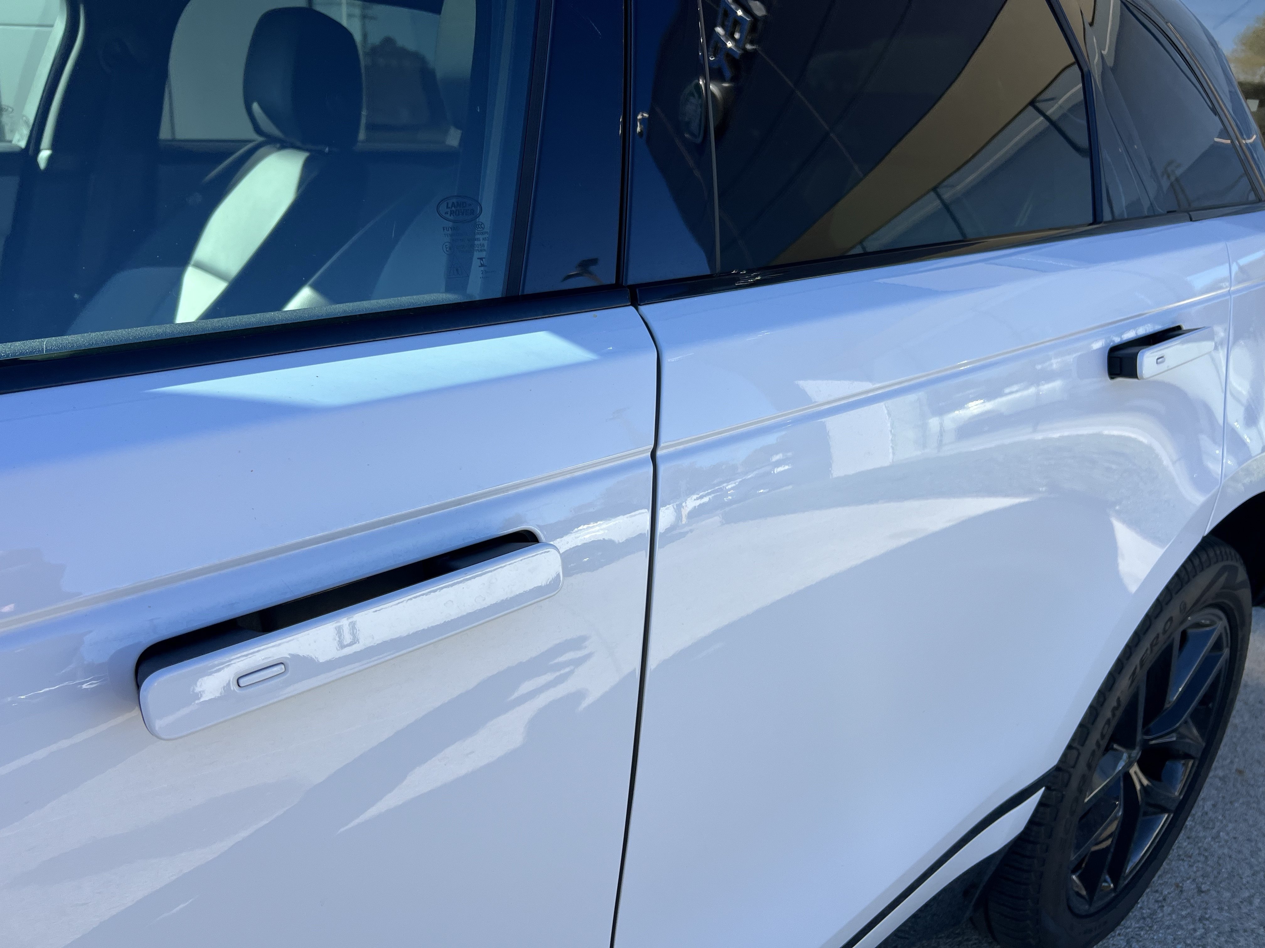 Certified 2024 Land Rover Range Rover Velar Dynamic SE AWD/4WD image 16